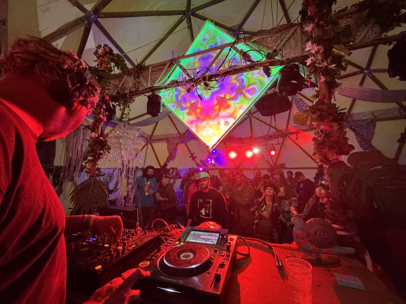 Rodderz behind the decks at Deevstock