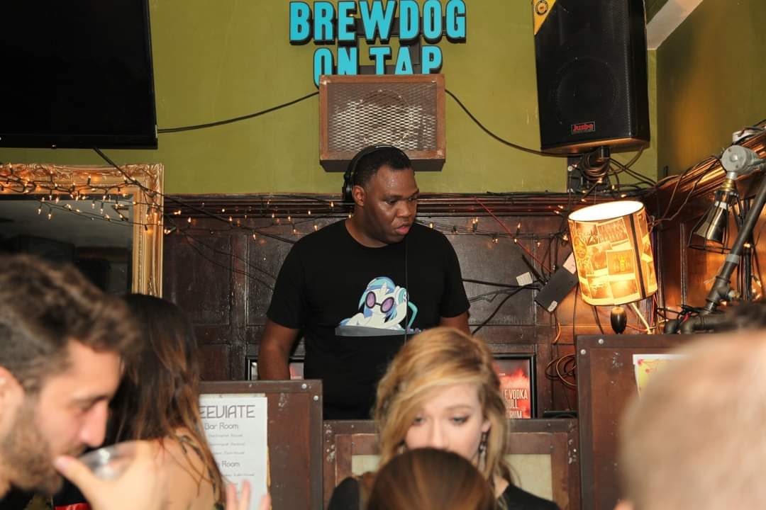 Rodderz DJ set at Deeviate club night